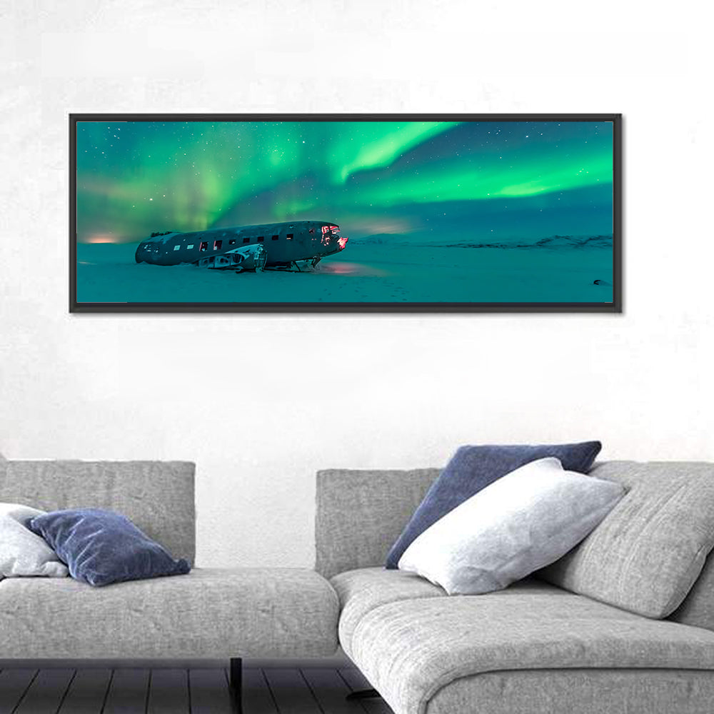 Northern Lights Over Sólheimasandur Wreck Wall Art