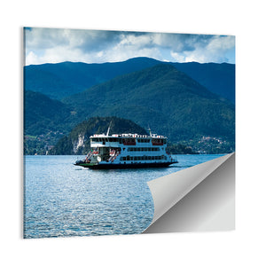 Ferry In Lake Como Wall Art