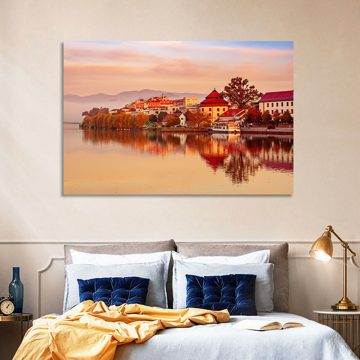 Svět Pond, Trebon Sunrise Wall Art in a room, landscape