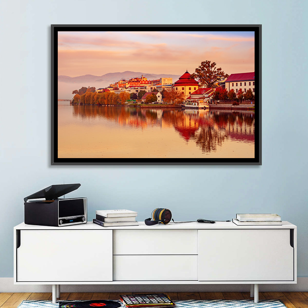 Svět Pond, Trebon Sunrise Wall Art in a room, landscape