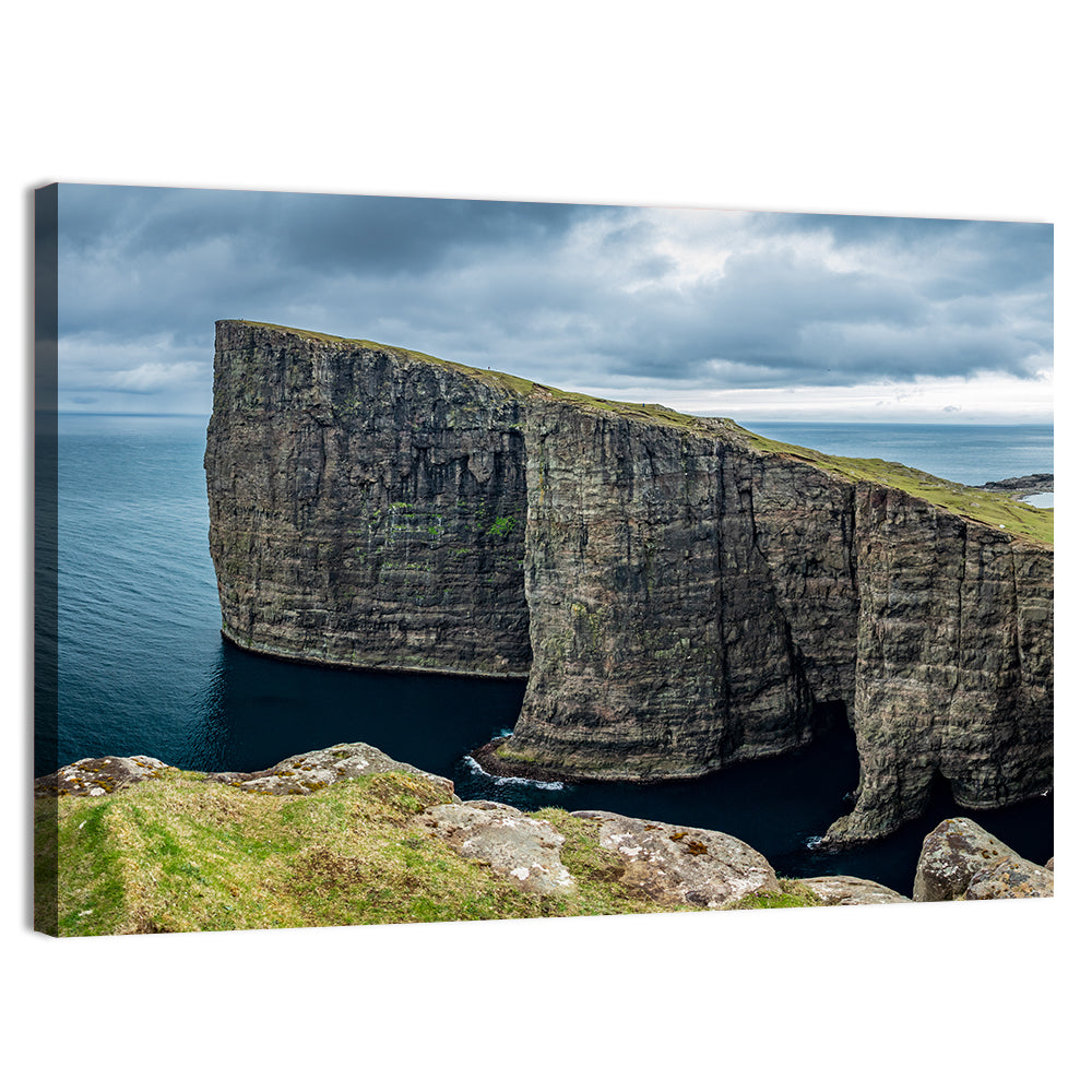 Trælanípa Cliff, Faroe Islands Wall Art, canvas print, landscape