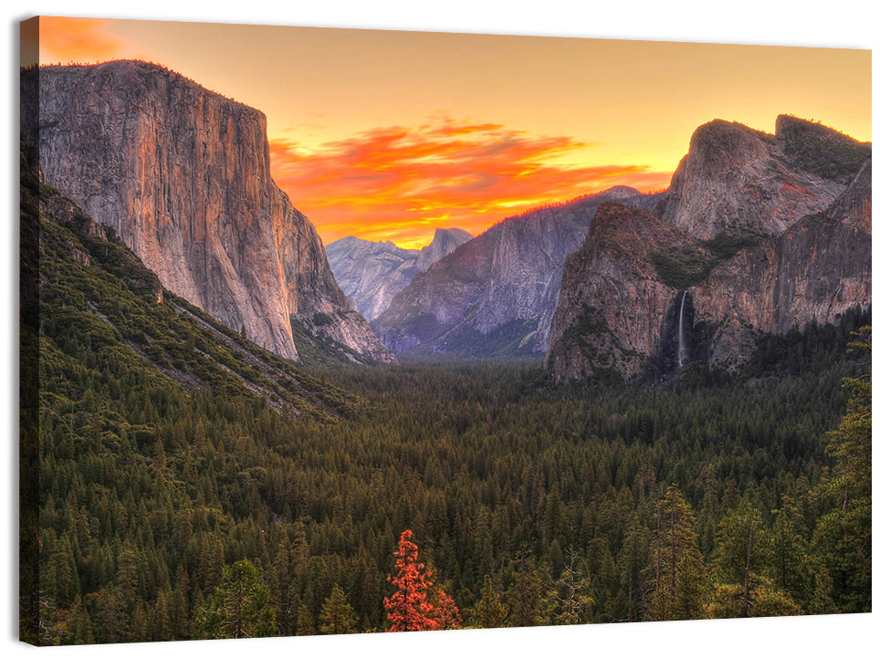 Yosemite Valley Sunset from Tunnel View Wall Art