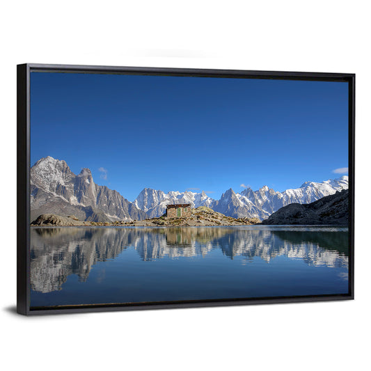 Mountain Lake Blanc Wall Art