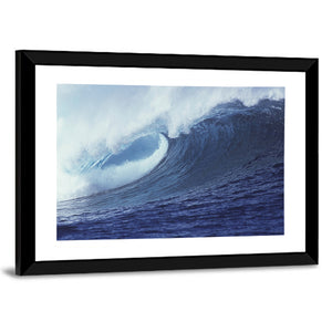 Strong Ocean Wave Wall Art